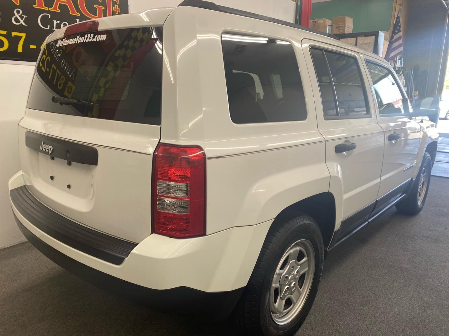 2012 WHITE /Tan Jeep Patriot Sport 2WD (1C4NJPBA6CD) with an 2.0L L4 DOHC 16V engine, located at 533 S West End Blvd., Quakertown, PA, 18951, (877) 257-4995, 40.343994, -75.303604 - Photo#3